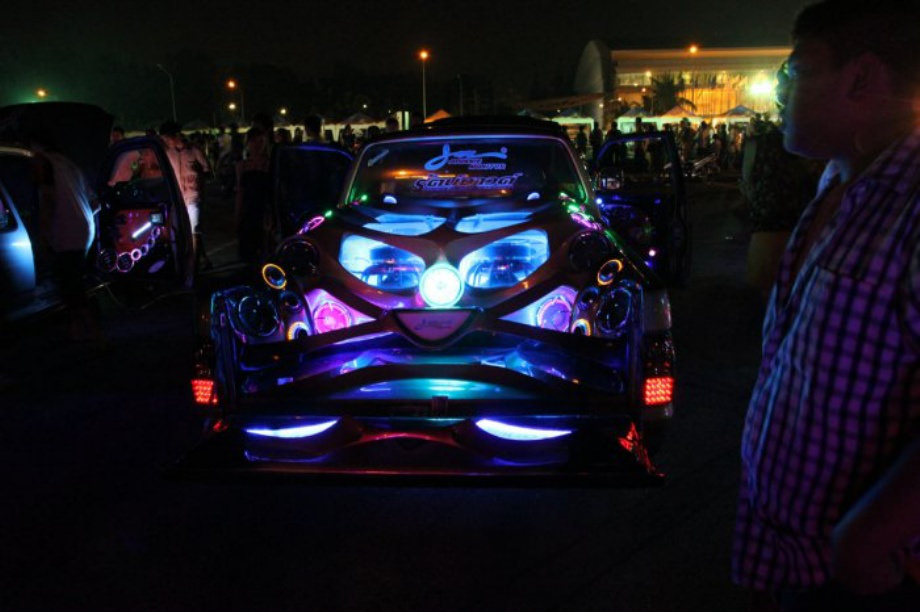 Modifiye Tutkunları ve Otomobilleri