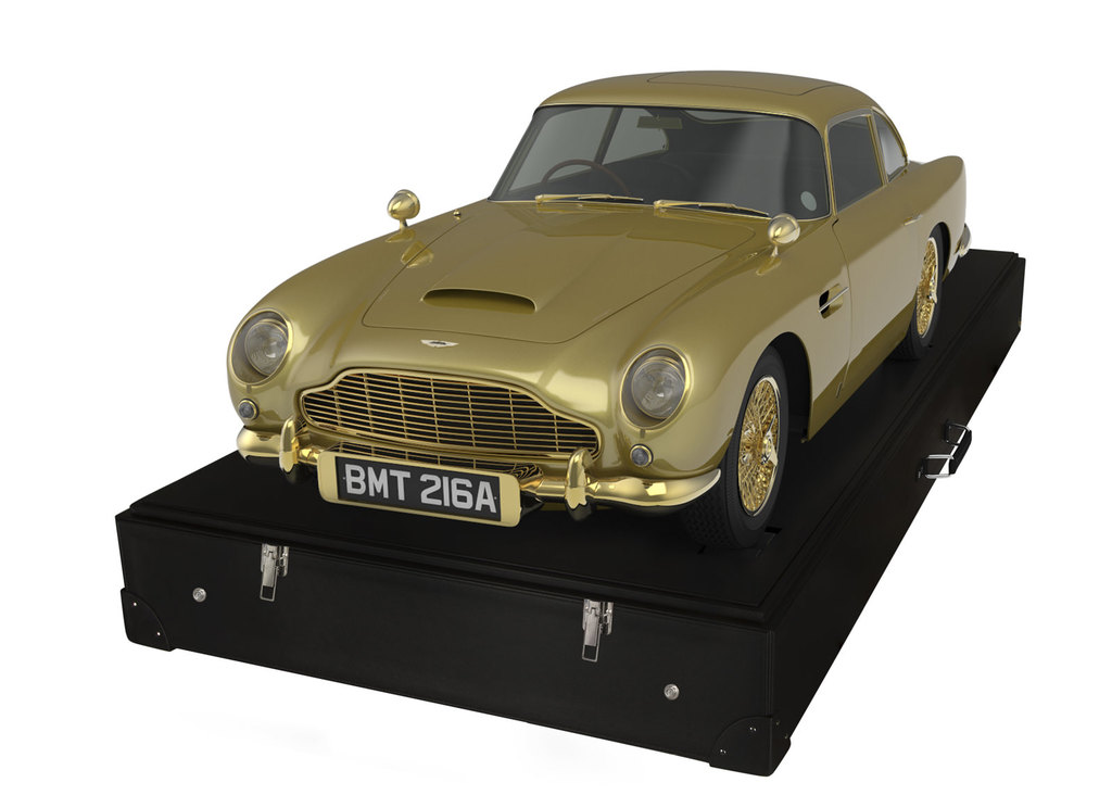 James Bond'un Anısına Altın Kaplama Aston Martin
