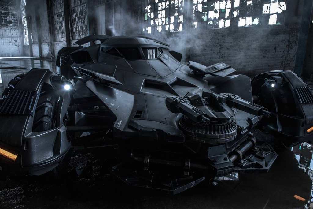 Yeni Batmobile Kendini Gösterdi