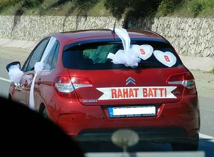 En Komik Düğün Otomobili Yazıları