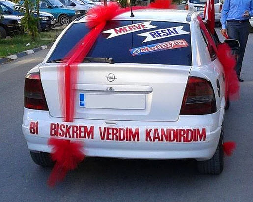 En Komik Düğün Otomobili Yazıları