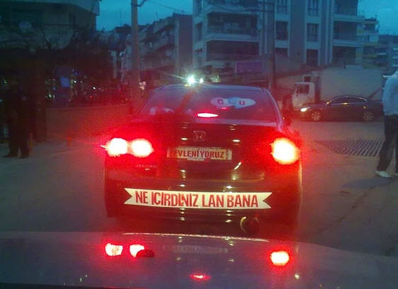 En Komik Düğün Otomobili Yazıları