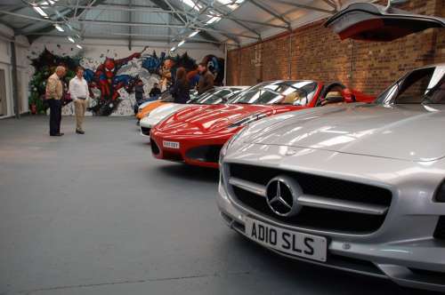 Süper Kahramanların Garajı