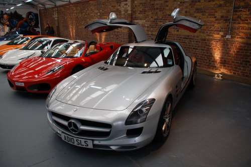 Süper Kahramanların Garajı