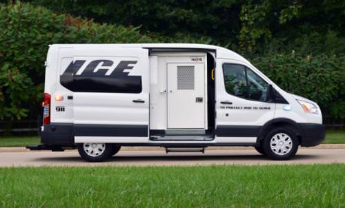 Ford'un Mahkum Taşıyan Transit'i