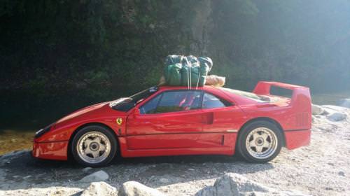 Ferrari F40’ı Olan da Kampa Gider