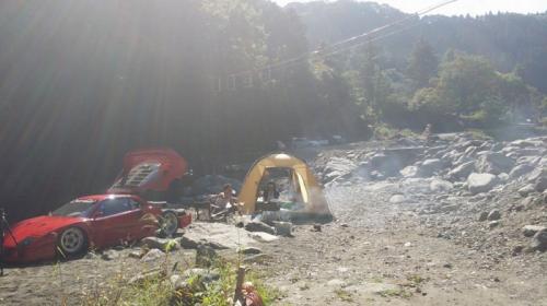 Ferrari F40’ı Olan da Kampa Gider