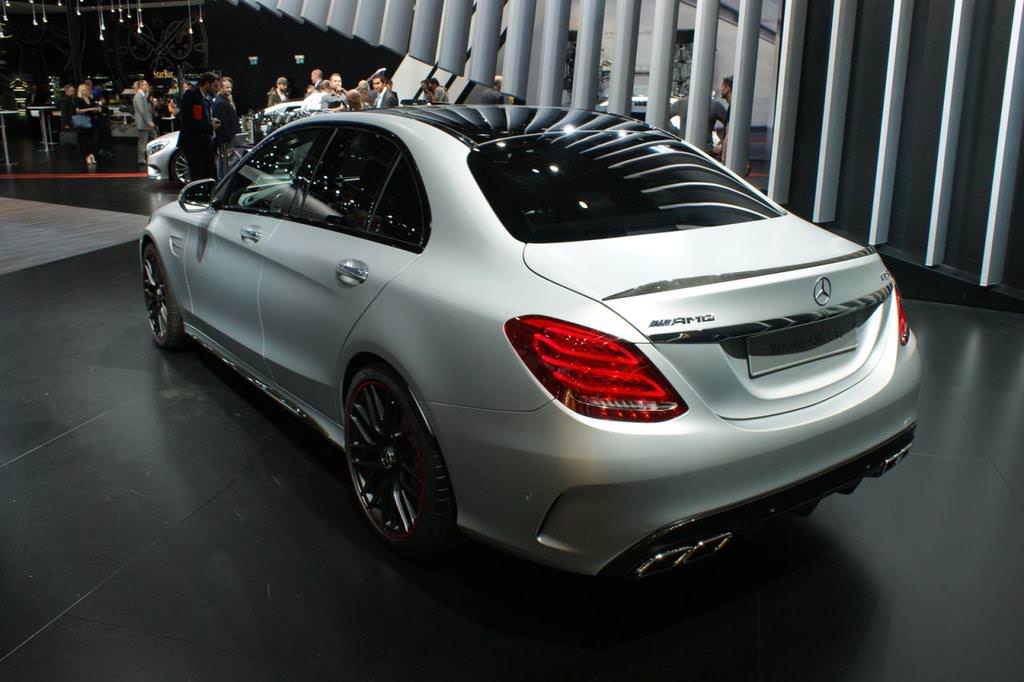 Yeni C63 AMG Paris Otomobil Fuarı'nda Sahneye Çıktı
