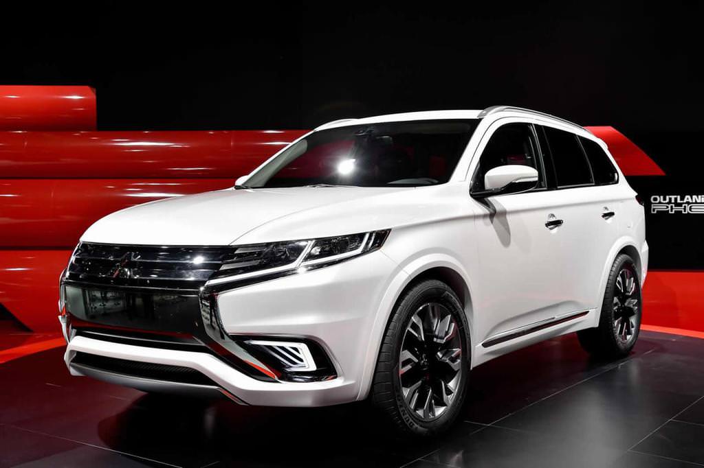 Mitsubishi Outlander PHEV Concept-S Paris'te