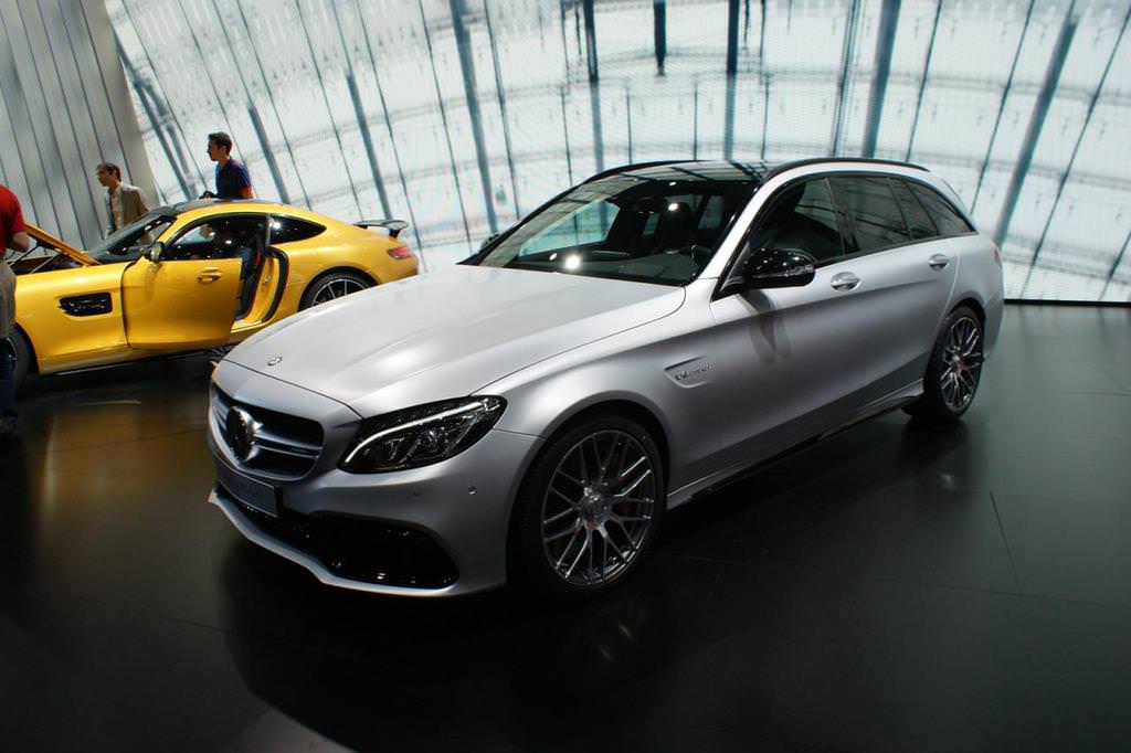 Yeni C63 AMG Paris Otomobil Fuarı'nda Sahneye Çıktı