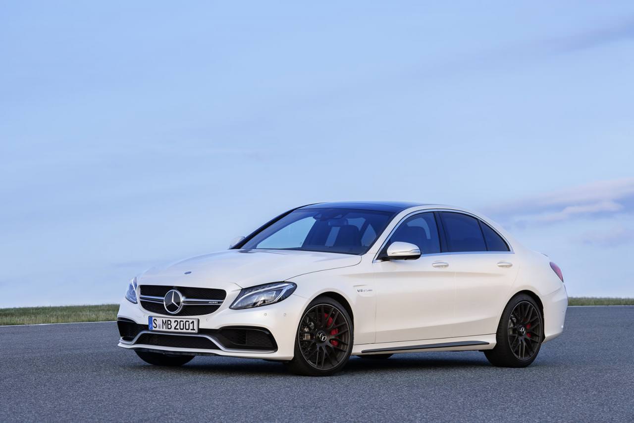 Yeni C63 AMG Paris Otomobil Fuarı'nda Sahneye Çıktı