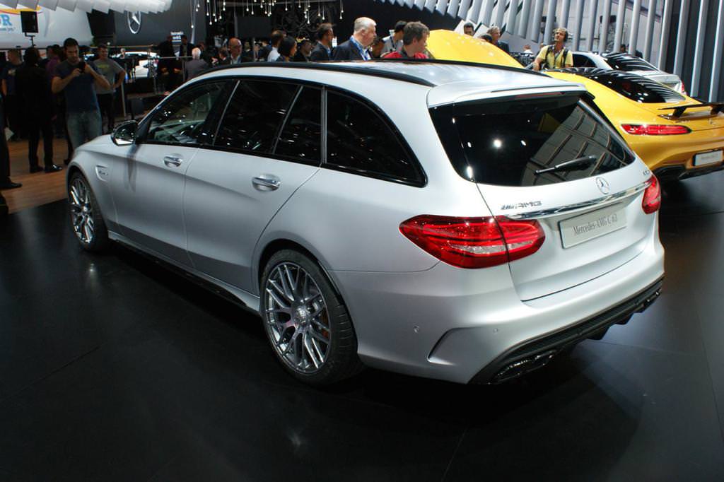 Yeni C63 AMG Paris Otomobil Fuarı'nda Sahneye Çıktı
