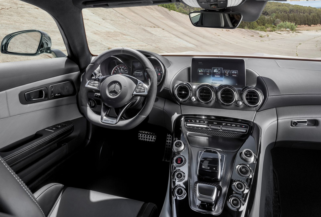 Alman marka Paris'te şov yaptı