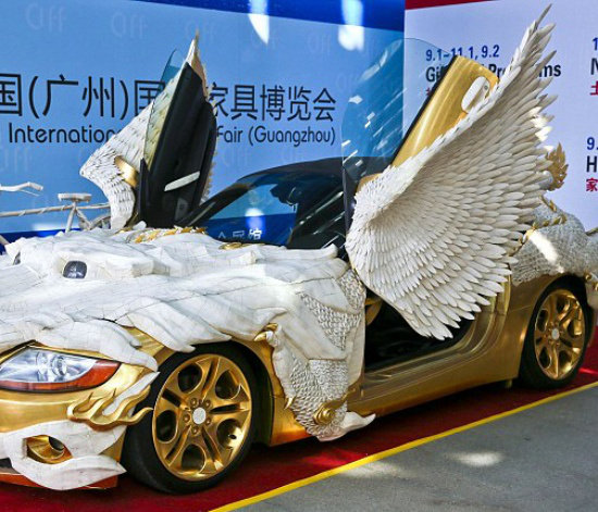 BMW’nin M3’ü ve Z4’ü Altına Bulandı