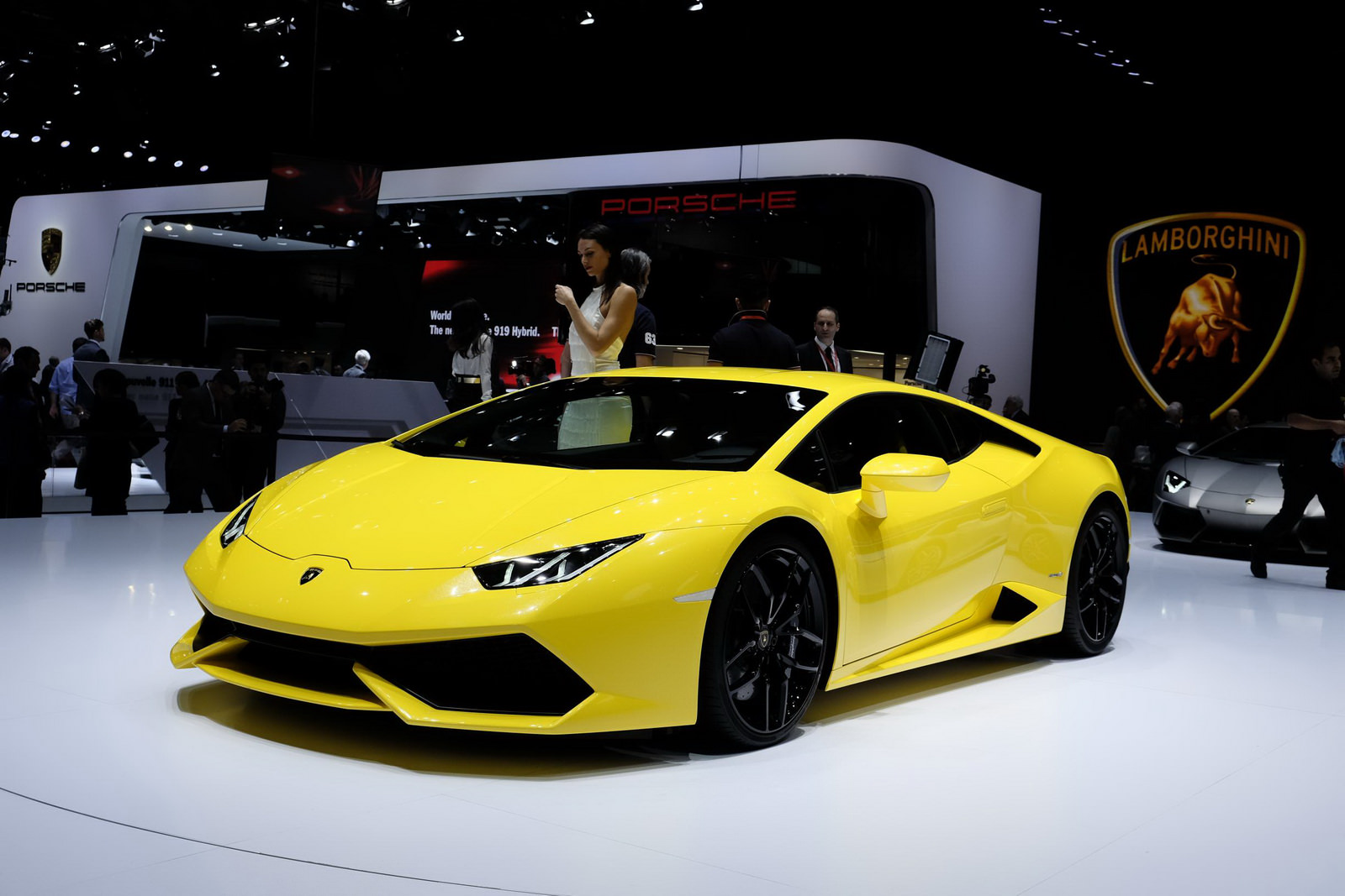 Peynir Ekmek Gibi Satan Lamborghini