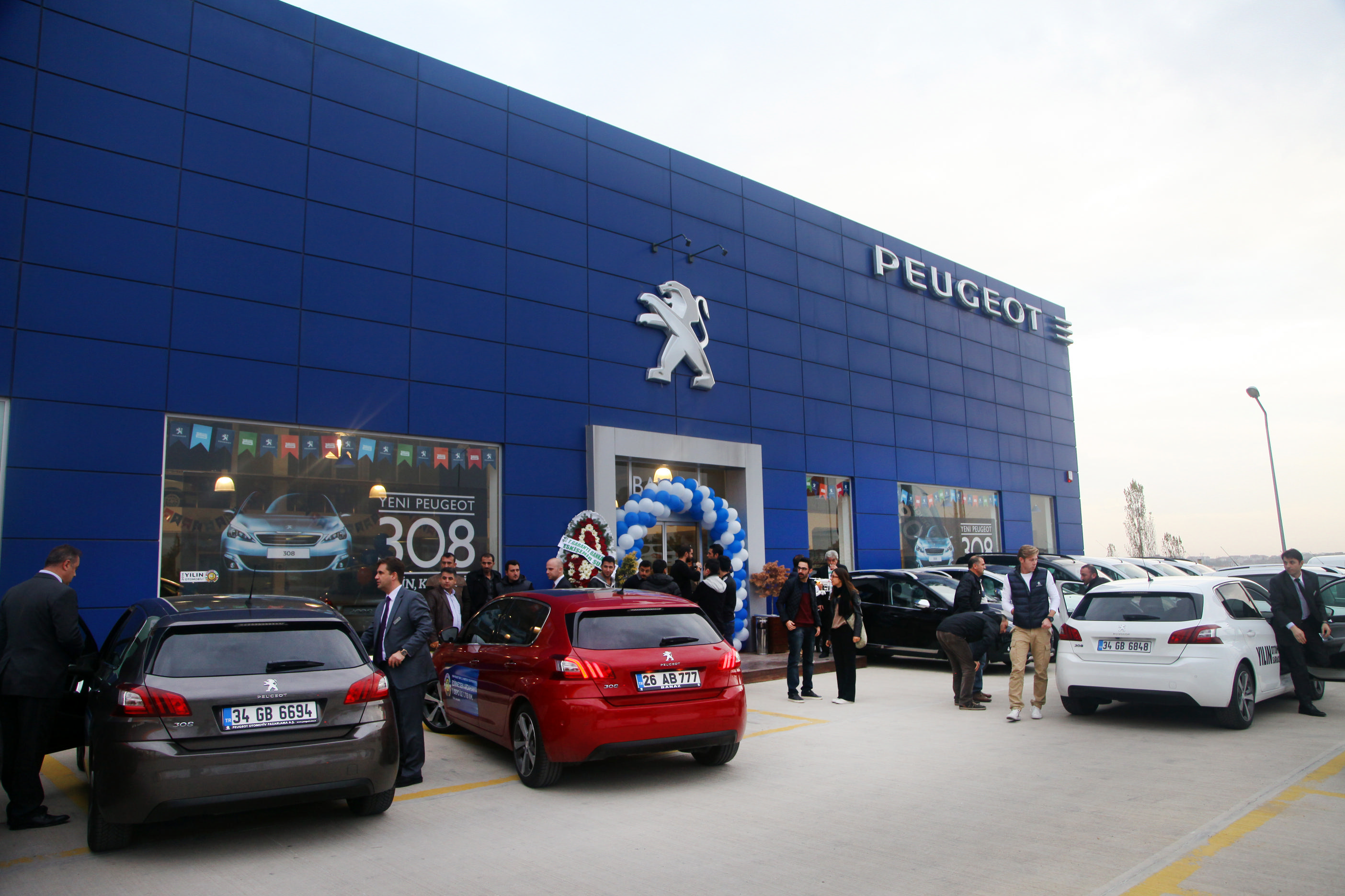 Peugeot 308 Yılın Sürücüsünün Peşinde