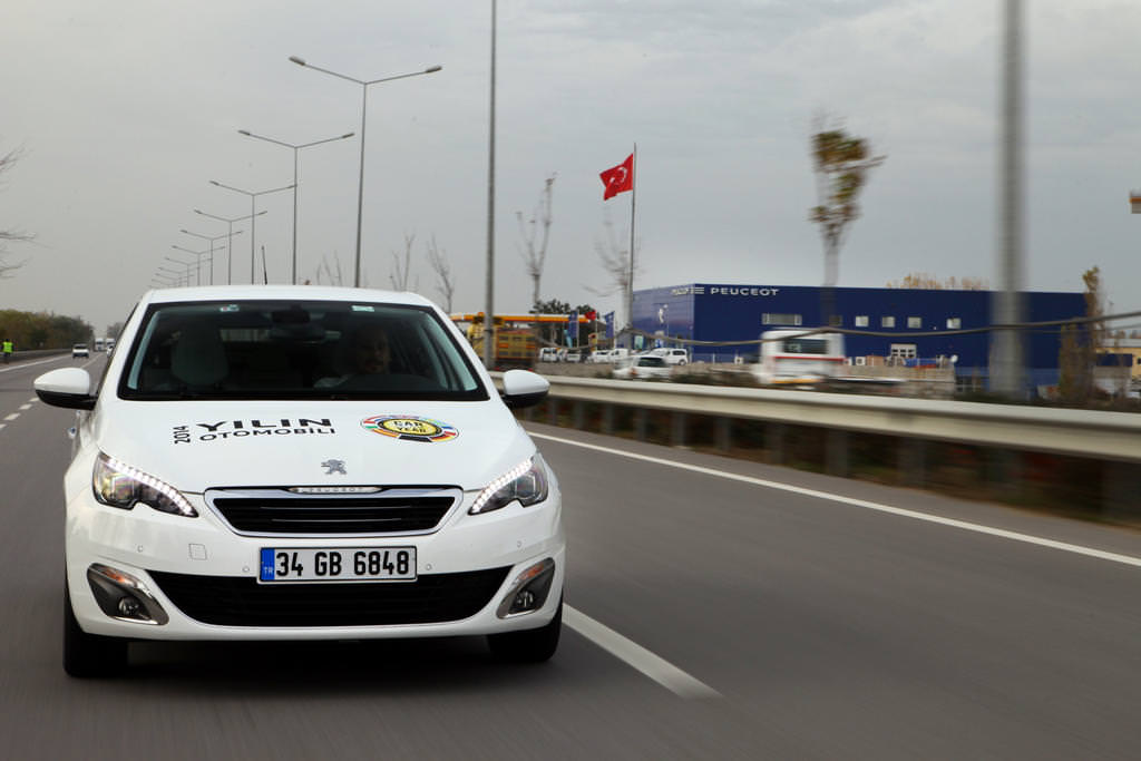 Peugeot 308 Yılın Sürücüsünün Peşinde