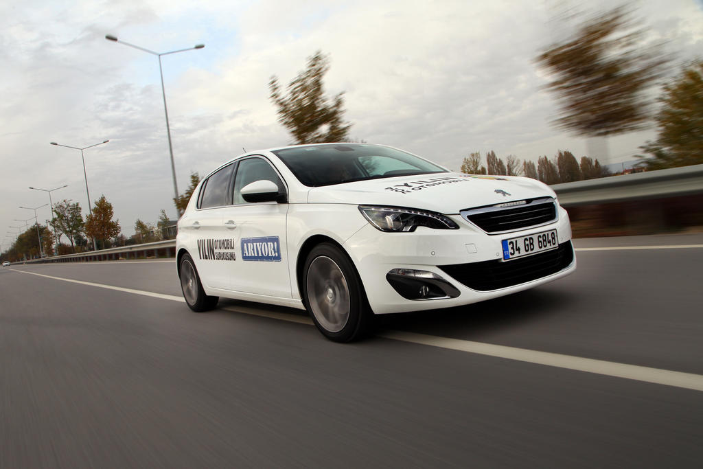 Peugeot 308 Yılın Sürücüsünün Peşinde