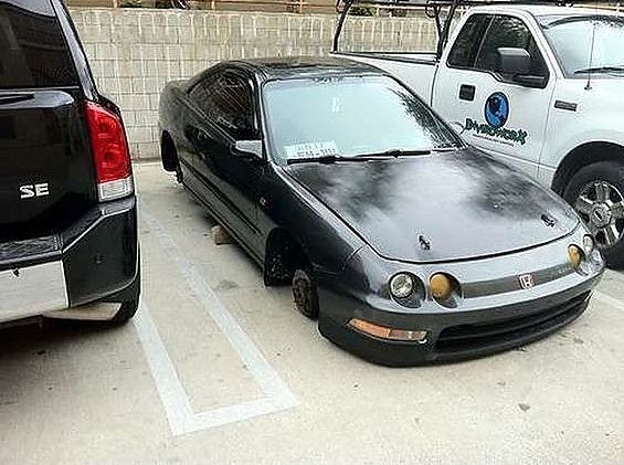 Gözlerini Jantlara Diktiler