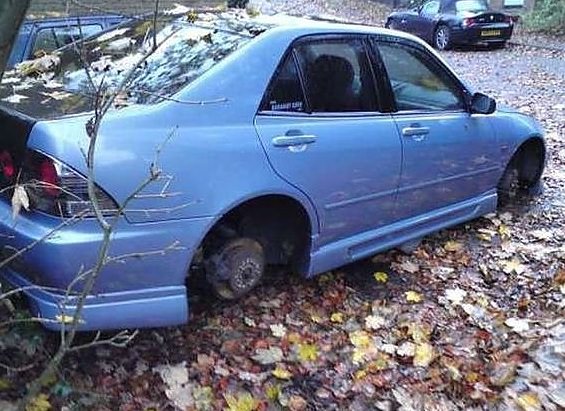 Gözlerini Jantlara Diktiler