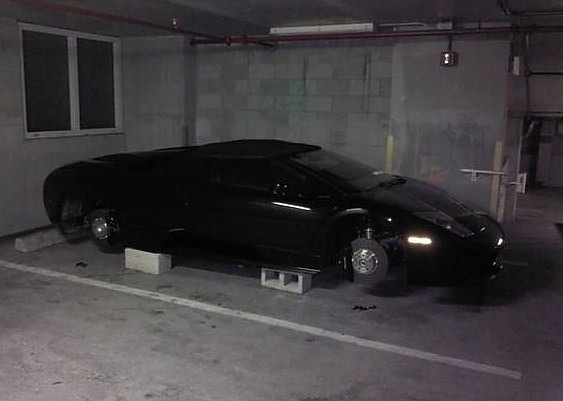 Gözlerini Jantlara Diktiler