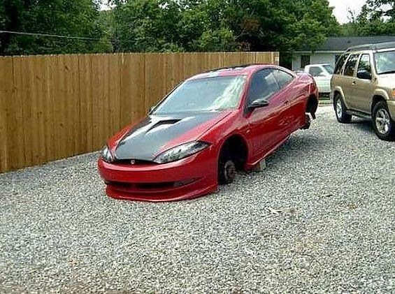 Gözlerini Jantlara Diktiler