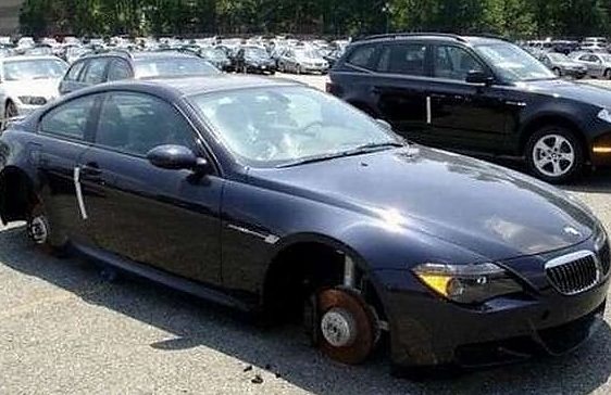 Gözlerini Jantlara Diktiler