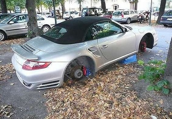 Gözlerini Jantlara Diktiler