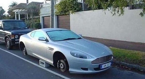 Gözlerini Jantlara Diktiler