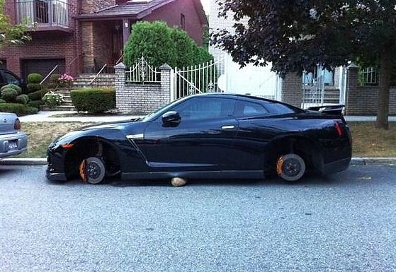 Gözlerini Jantlara Diktiler