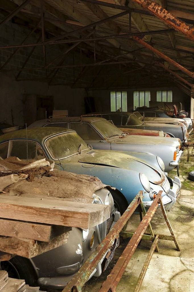 Fransız Ahırından Koleksiyonluk Otomobiller Çıktı
