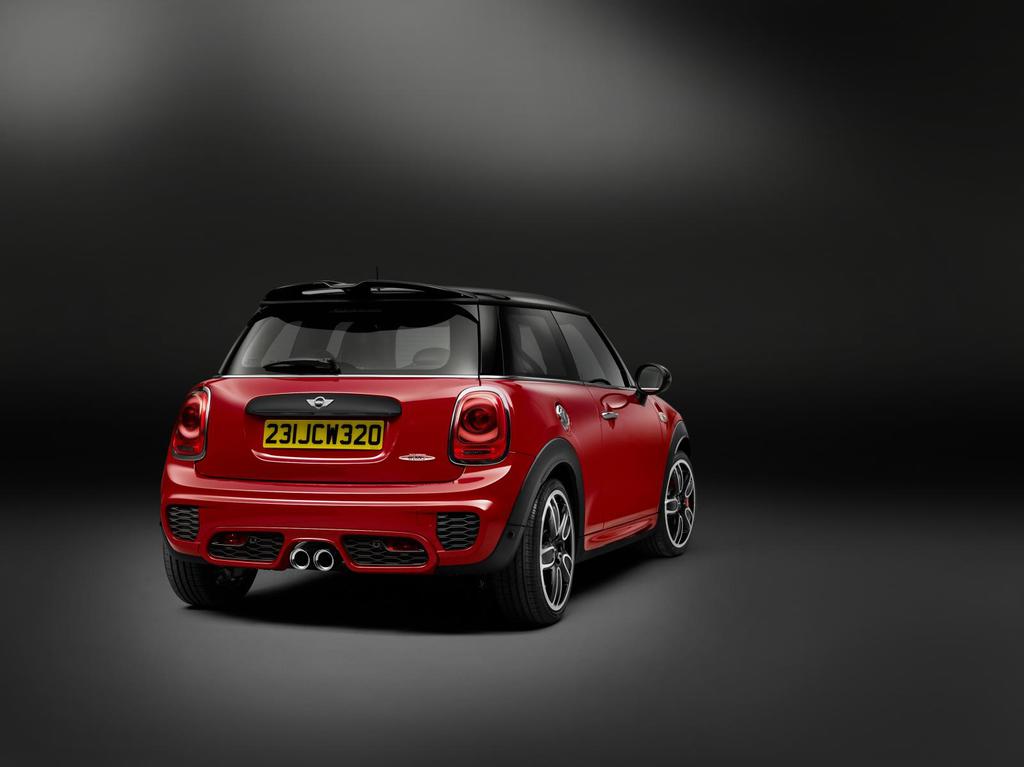 Yeni MINI John Cooper Works Kendini Gösterdi