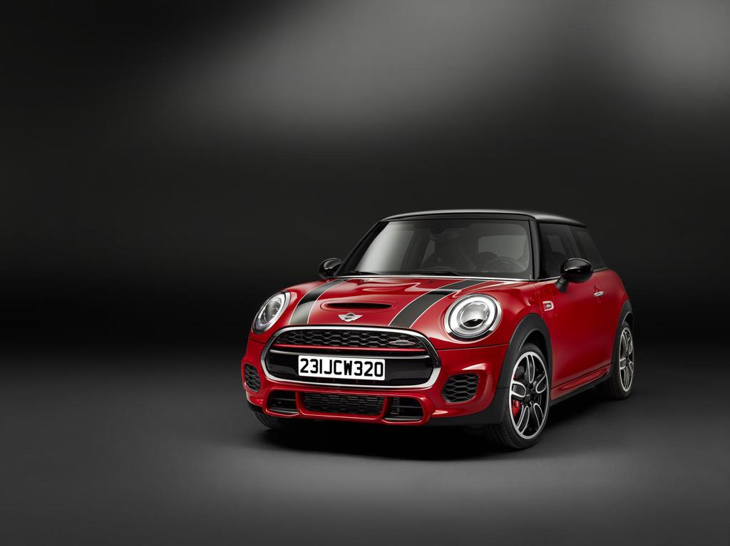 Yeni MINI John Cooper Works Kendini Gösterdi