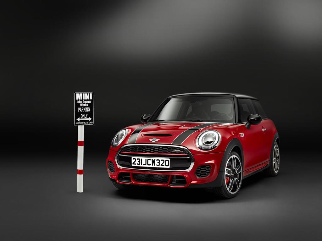 Yeni MINI John Cooper Works Kendini Gösterdi