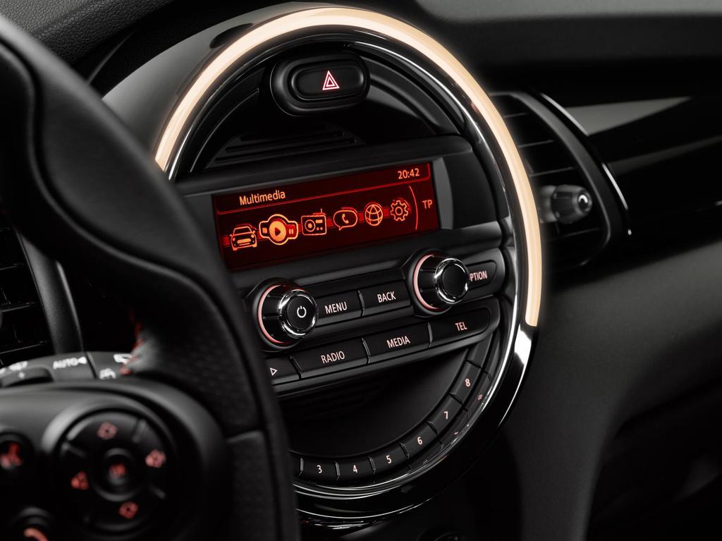 Yeni MINI John Cooper Works Kendini Gösterdi