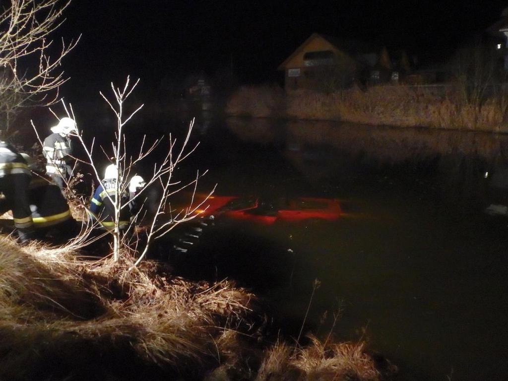 Ferrari 70 Metreden Göle Uçtu