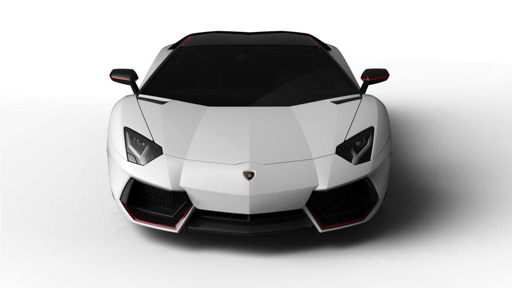 Aventador’a Pirelli Dokunuşu