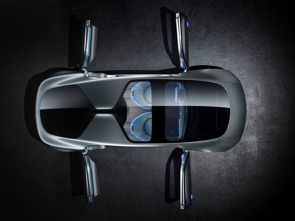 Mercedes-Benz Geleceğe Işık Tutuyor