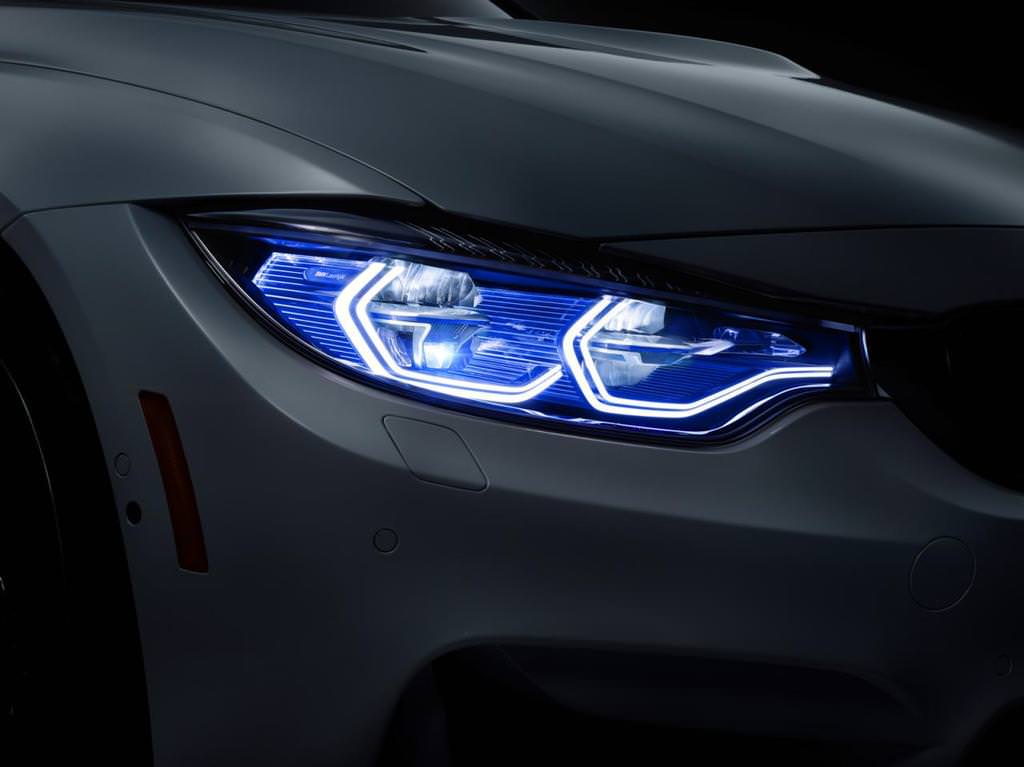 BMW M4 Concept Iconic Lights Kendini Gösterdi