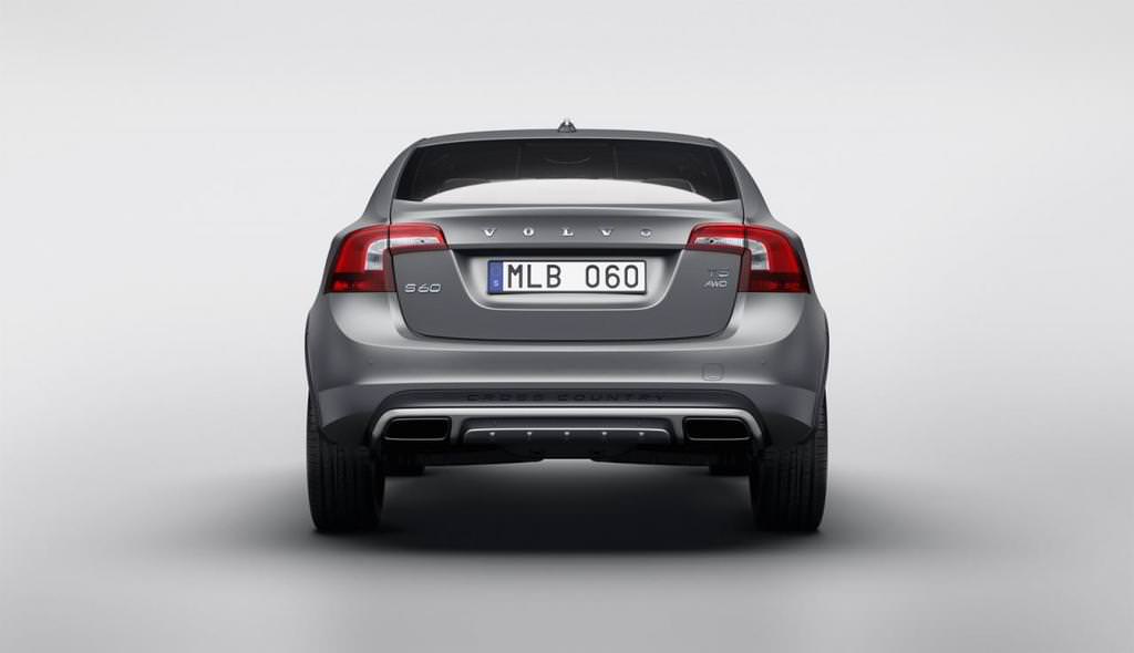 Yükselen İsveçli Volvo S60 CrossCountry