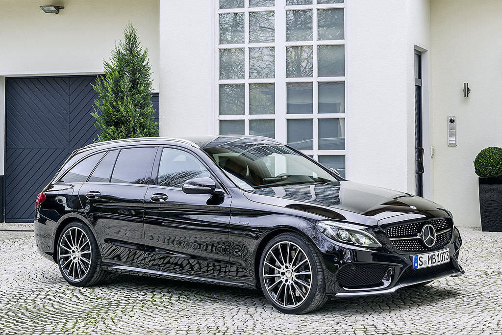 Mercedes-Benz’den S4 ve 335i M’e Rakip