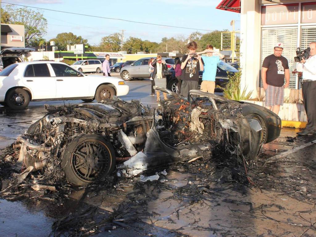 Satın Alamadan Yanan Lamborghini