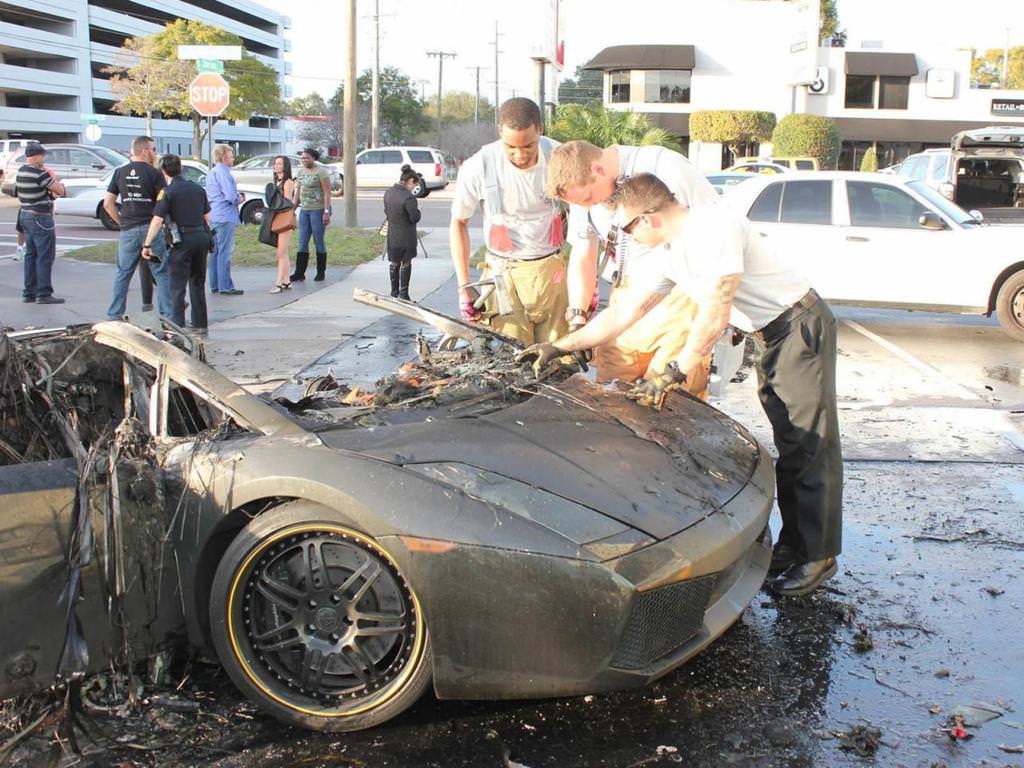 Satın Alamadan Yanan Lamborghini