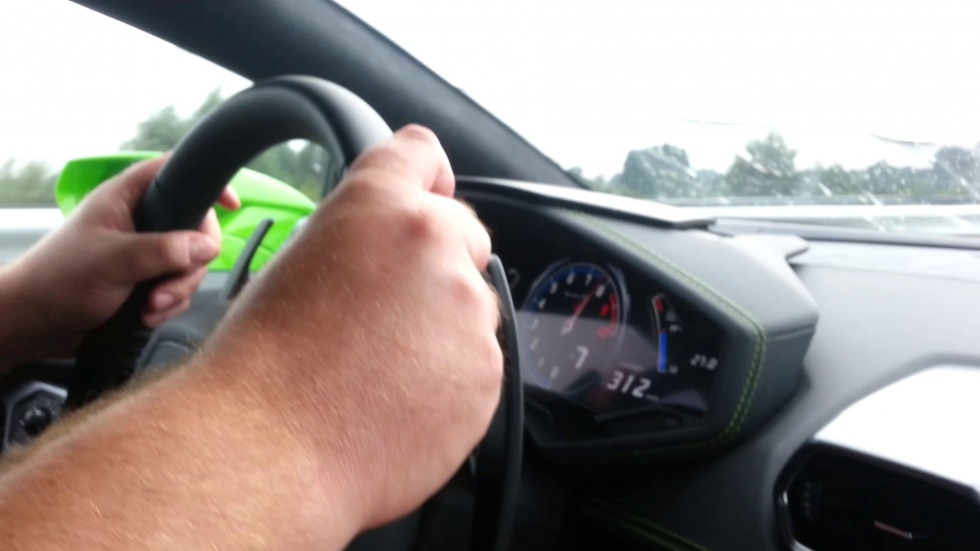 310 km/s Hızla Giden Lamborghini’nin Yaptığı Kazanın Fotoğrafları Ortaya Çıktı