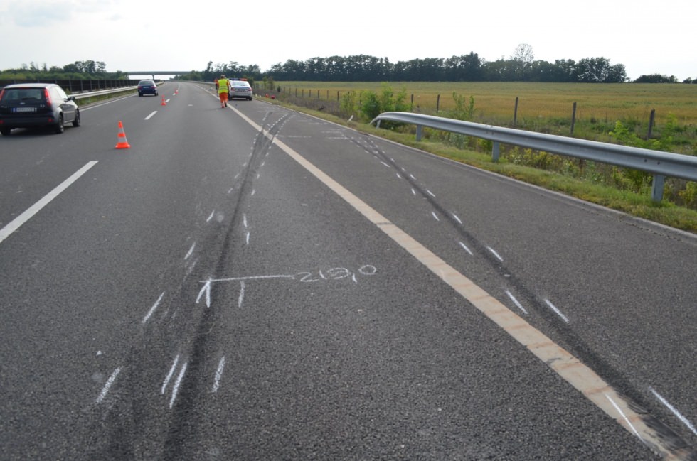 310 km/s Hızla Giden Lamborghini’nin Yaptığı Kazanın Fotoğrafları Ortaya Çıktı