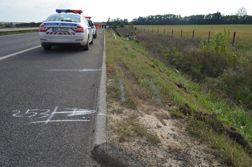 310 km/s Hızla Giden Lamborghini’nin Yaptığı Kazanın Fotoğrafları Ortaya Çıktı