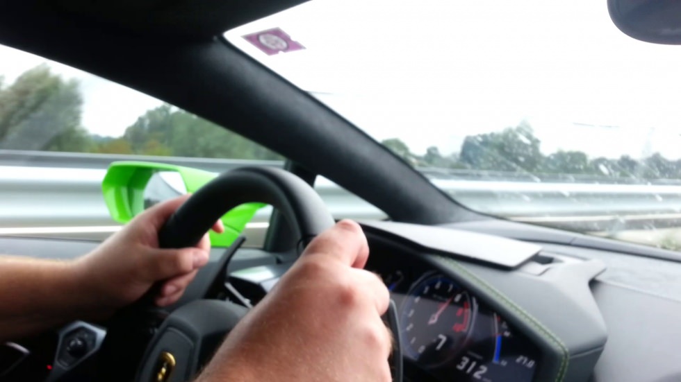 310 km/s Hızla Giden Lamborghini’nin Yaptığı Kazanın Fotoğrafları Ortaya Çıktı