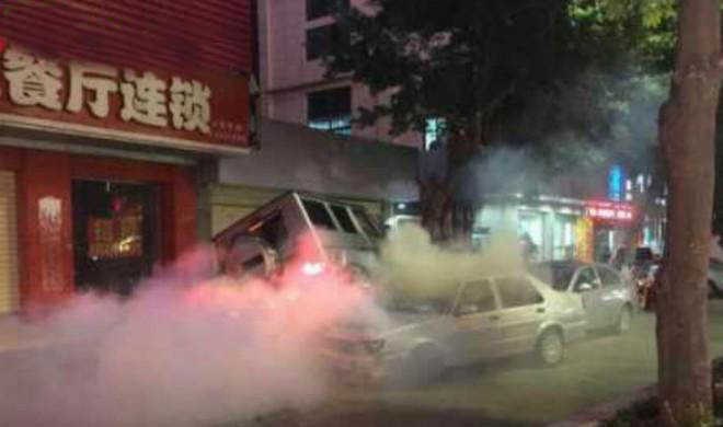 Mercedes-Benz G55 AMG 6 Otomobili Ezdi Geçti