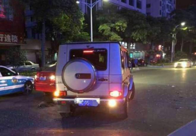 Mercedes-Benz G55 AMG 6 Otomobili Ezdi Geçti