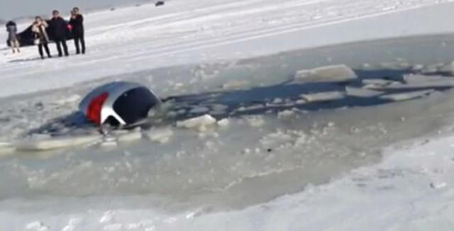 Buz Kırılınca Göle Düştü